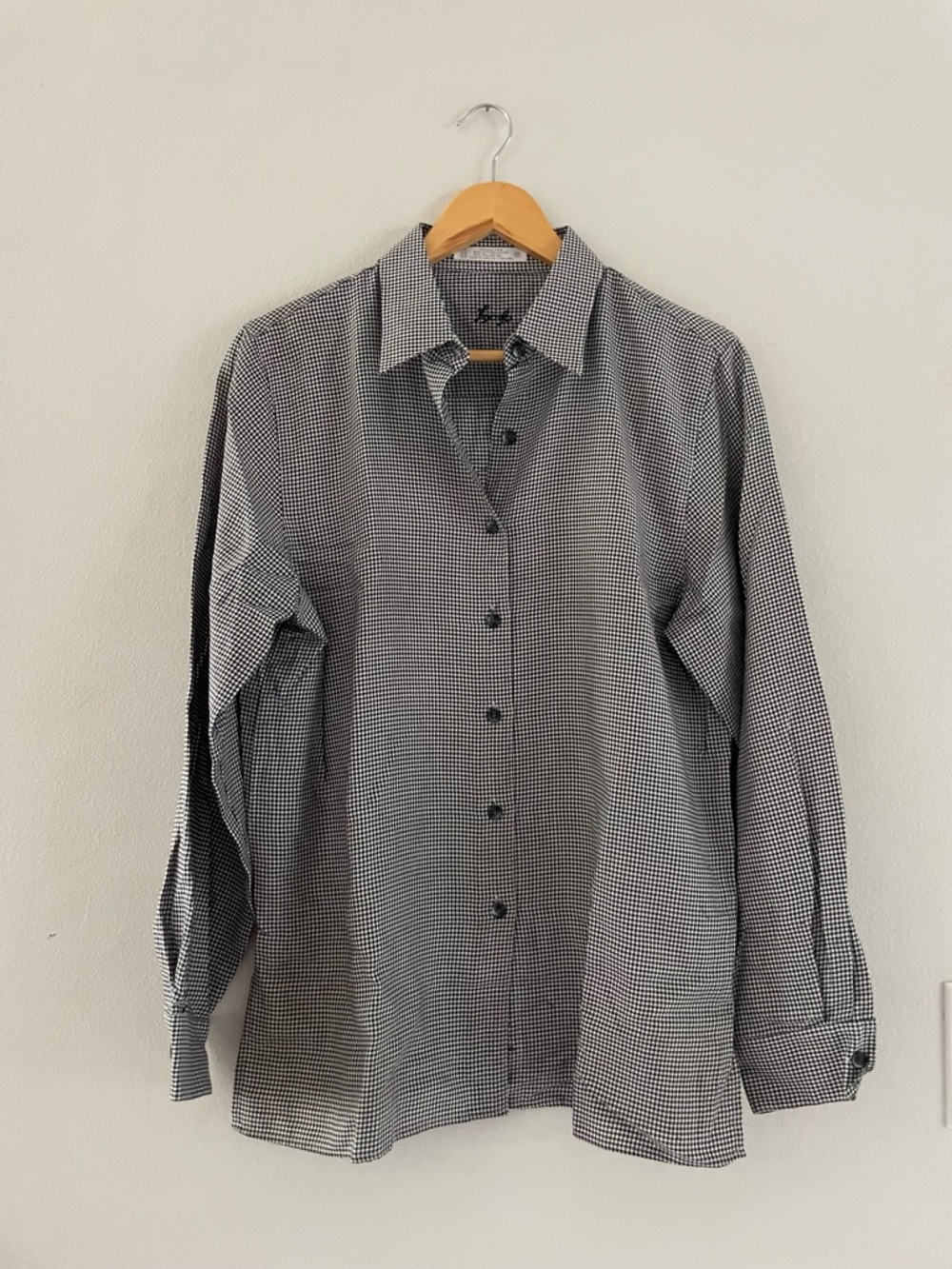Foxcroft Black and White Pattern Button-Down Shirt